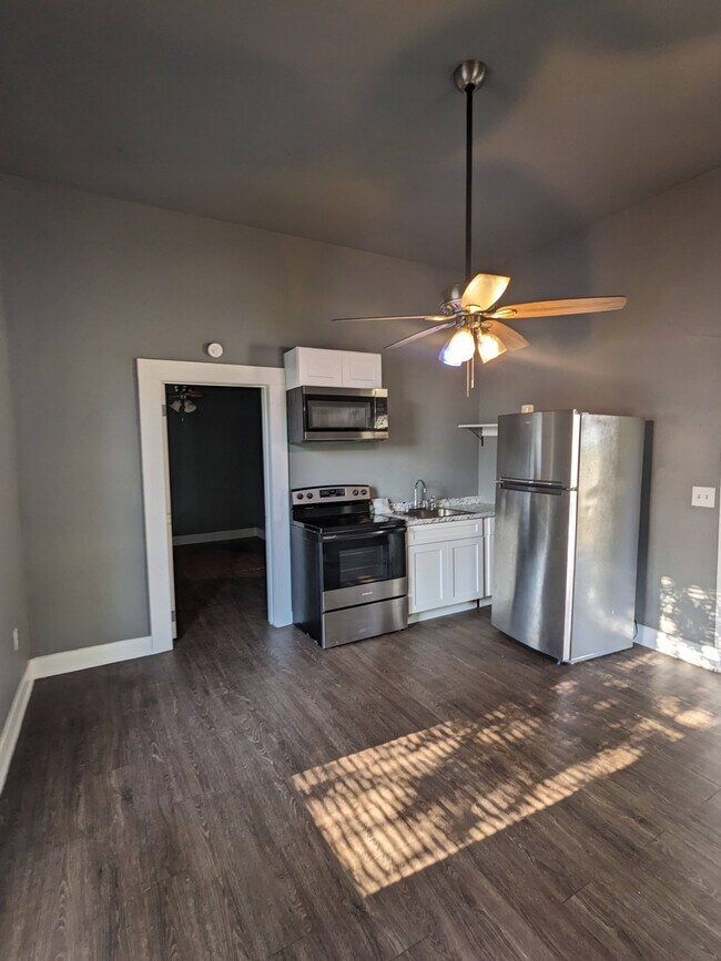 225 W Monterey St unit A, Denison, TX 75020 - photo 6