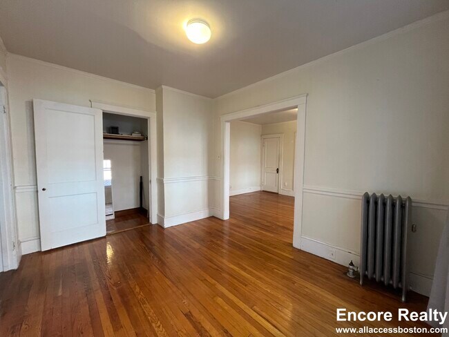 157 Summer St unit 6F, Somerville, MA 02143 - photo 6