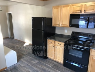 424 6th Ave NE, Valley City, ND 58072