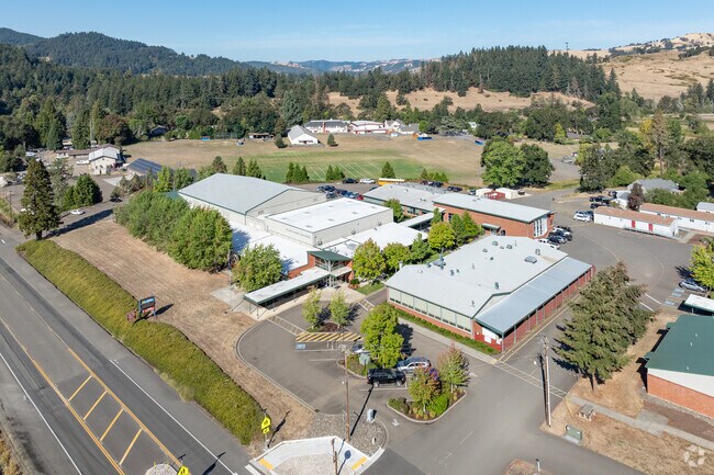 Glide Middle School is a public school located in Glide, Oregon along Alexander Lane.