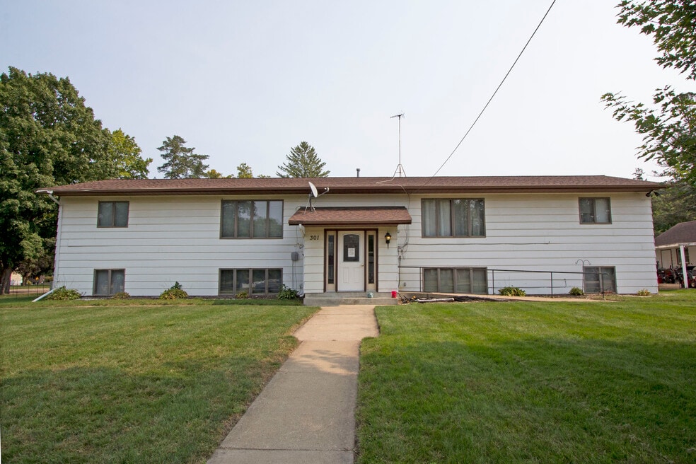 301 5th St S unit 1, Cannon Falls, MN 55009 - photo 1