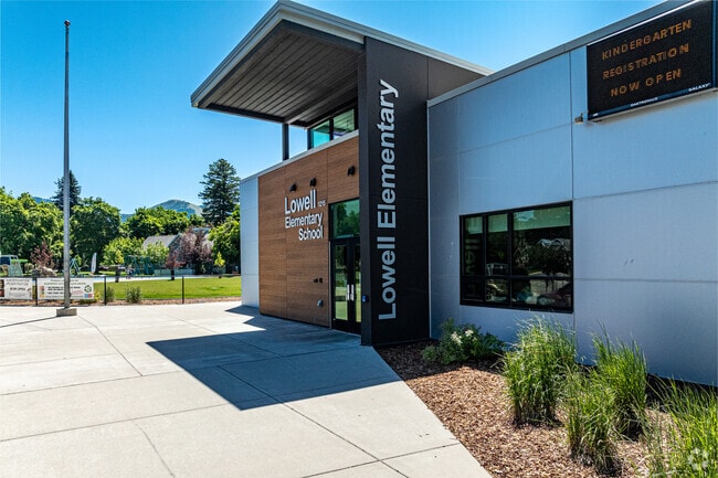The front visitor entrance at Lowell School in Missoula.