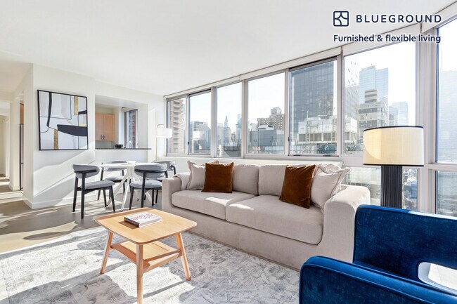 561 10th Ave unit FL31-ID2086, New York, NY 10036 - photo 2