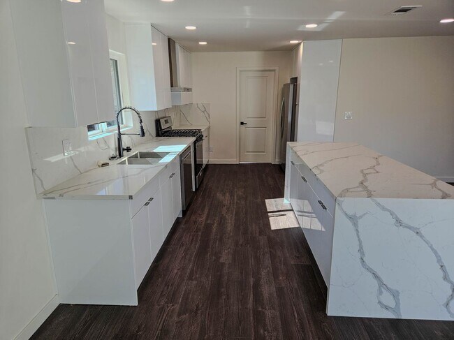 12948 Lull St, North Hollywood, CA 91605 - photo 5