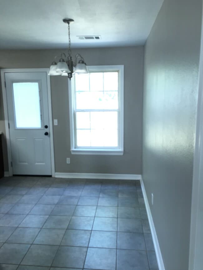 38 E Saxony St, Farmington, AR 72730