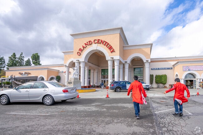 Retail therapy is never far, with Grand Century Mall offering a variety of shops.