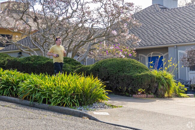 People living in the Crocker Highlands love running on the curvy hills in the neighborhood.