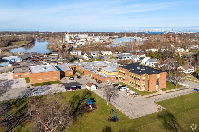 Harrison Adult Learning Center provides substitute teaching courses to aspiring teachers.