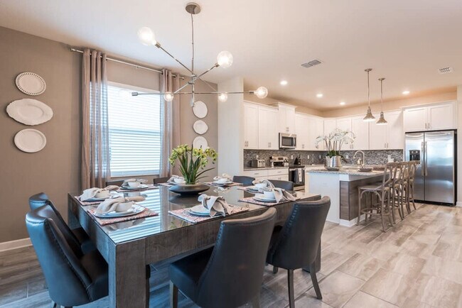 4821 Kings Castle Cir unit ID1280831P, Kissimmee, FL 34746 - photo 4