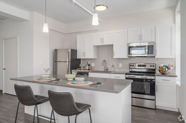 Sturgeon Bay - 1 BD, 1 BA - 1000SF - Kitchen