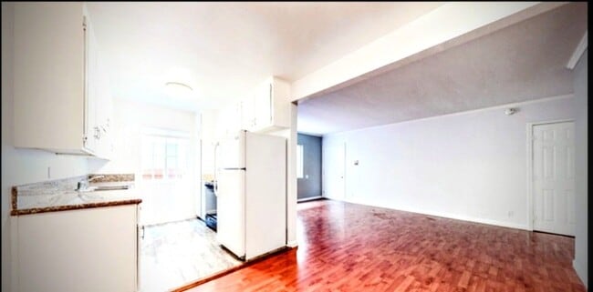 3740 Veteran Ave, Los Angeles, CA 90034 - photo 2