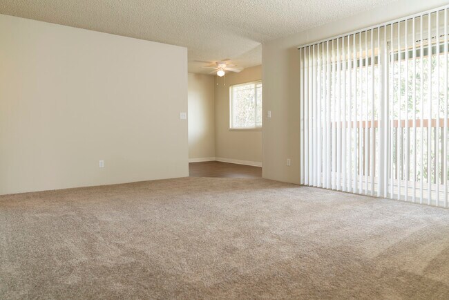 Los Altos Apartments, Tacoma, WA 98409 - photo 5