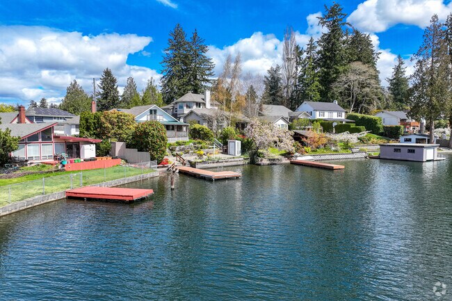 Live on the lake in Lakeview, Lakewood.