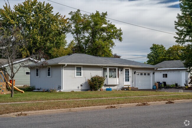 Ranch homes are a common house style in the Airport neighborhood.