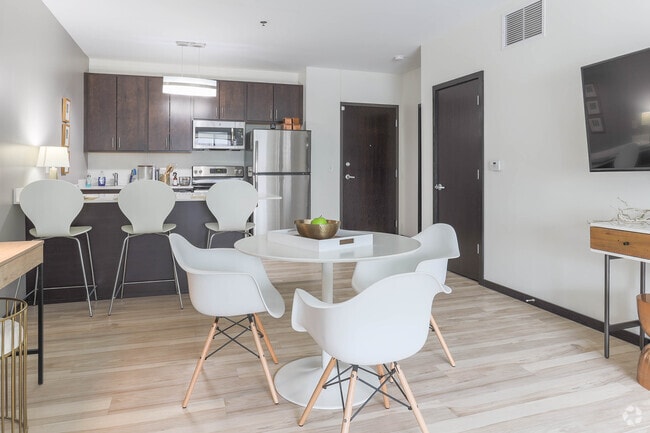 1BR, 1BA - City Scape 1B