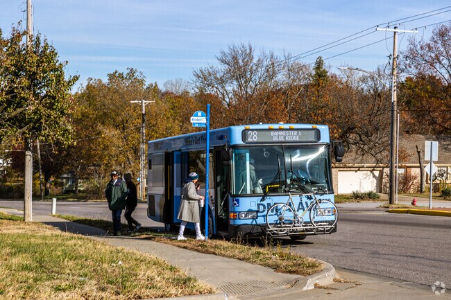 Coachlight Square offers many bus stops along Blue Ridge Cutoff.