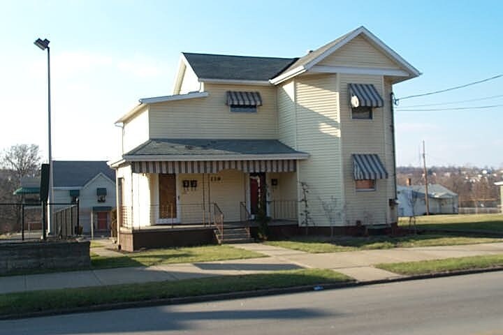 139 N Gallatin Ave unit B, Uniontown, PA 15401 - photo 1