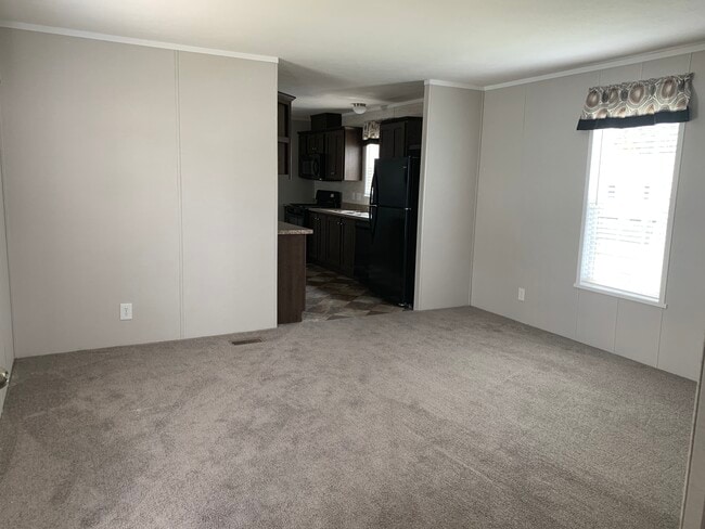 316 Chevalier Dr, Howell, MI 48843 - photo 2