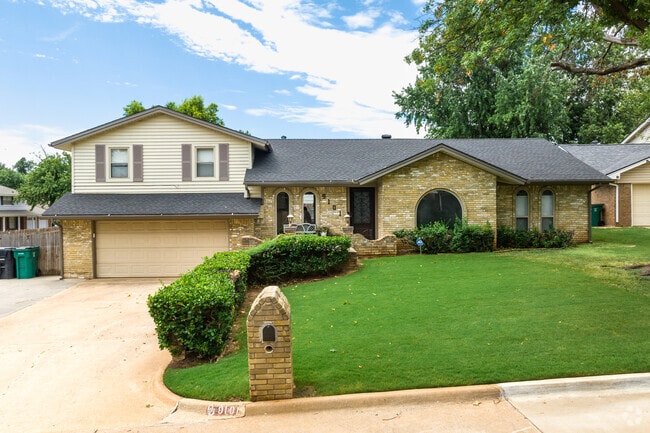 Split-level homes are a popular option in Rock Knoll.