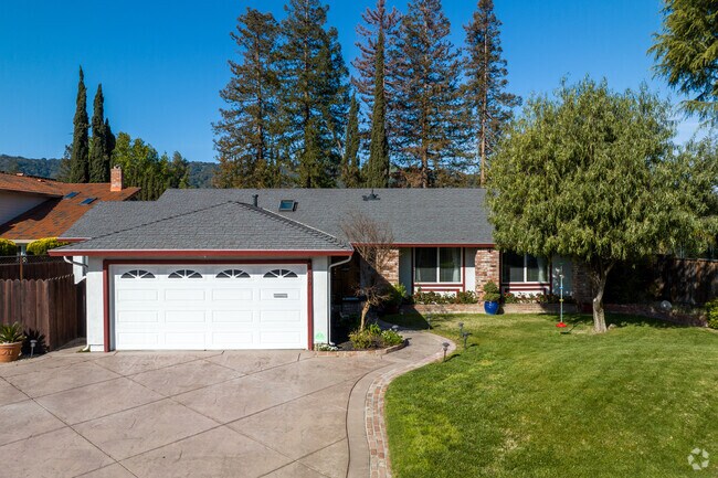 The traditional ranch style homes in Valley Trails are single-story houses with simple design.