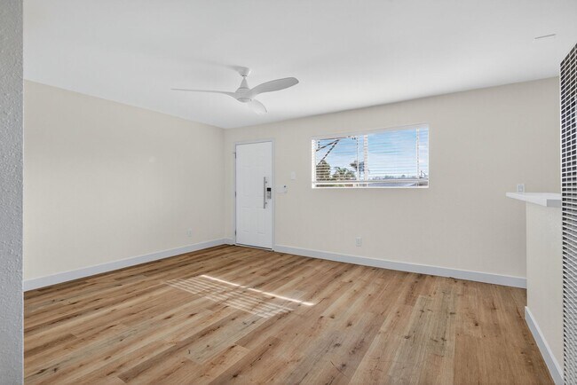 921 Alamitos Ave unit 8, Long Beach, CA 90813 - photo 4