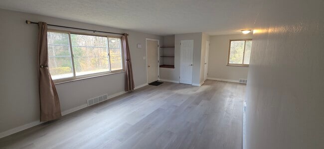 5 Mcmichael Rd, Carnegie, PA 15106 - photo 4