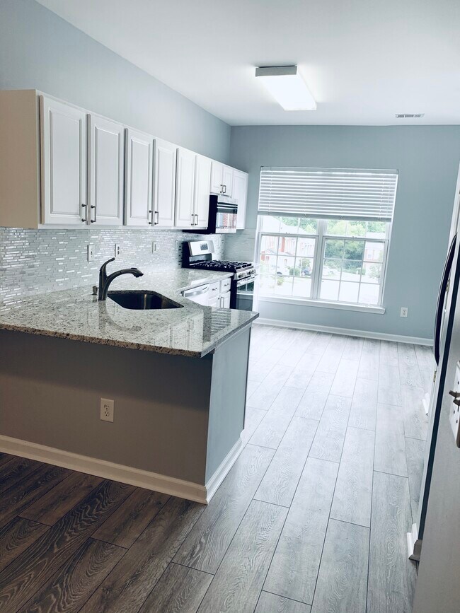 3194 Mill Springs Cir, Buford, GA 30519 - photo 6