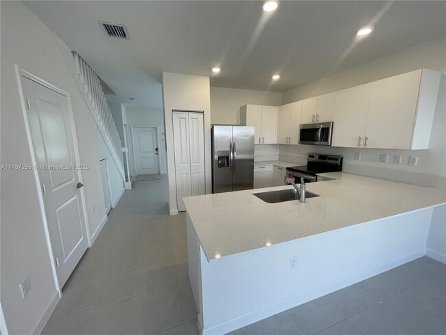 23450 SW 127th Place, Princeton, FL 33032 - photo 5