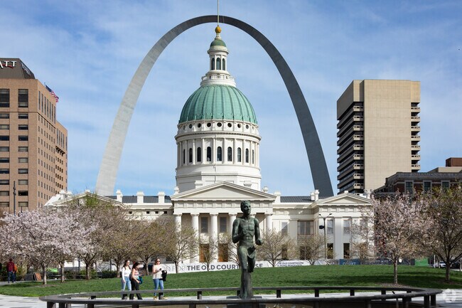 The Gateway Arch is the world’s largest Arch stands 630-foot-tall and is in St. Louis, Missouri.