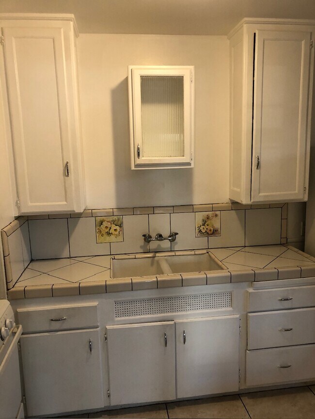 875 N Hoover St, Los Angeles, CA 90029 - photo 3