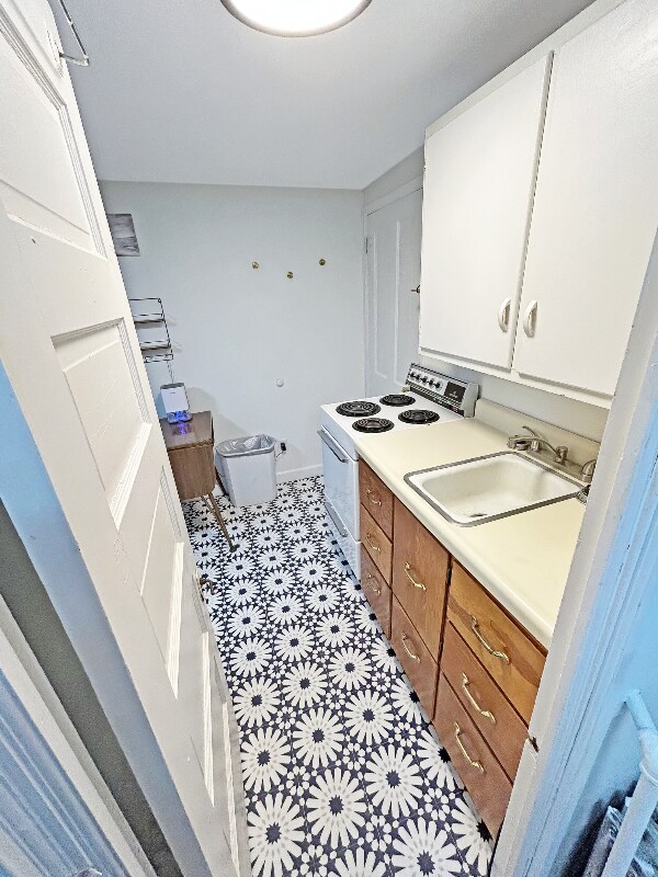 208 2nd St S unit 4, Hallock, MN 56728 - photo 4