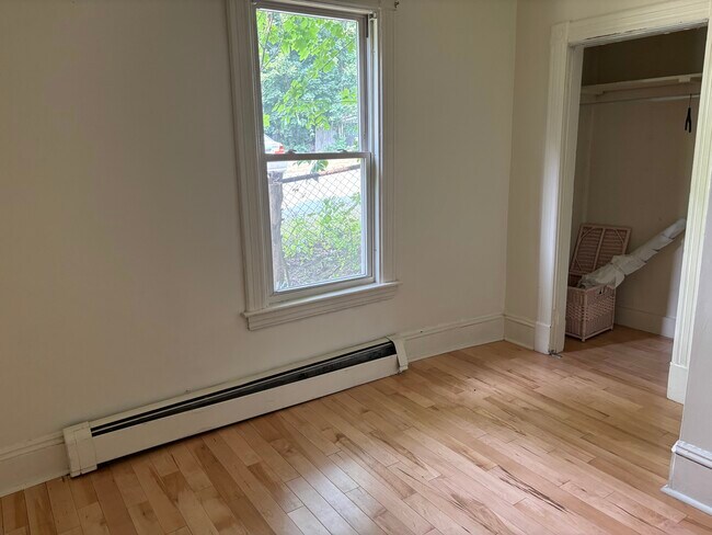 384 Saint Paul St unit 1, Burlington, VT 05401 - photo 5