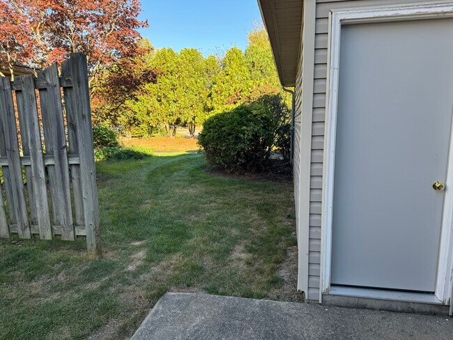 716 Hilltop Ln unit 716, Toledo, OH 43615 - photo 7