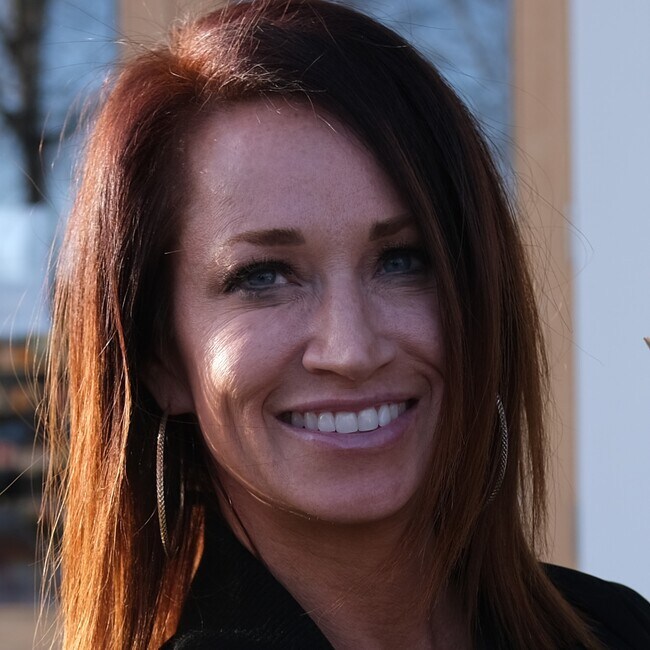 Elizabeth Hay, Real Estate Agent in Louisville, KY