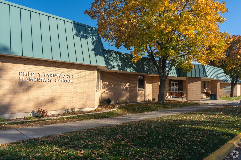 Philo T Farnsworth Elementary School provides education in the neighborhood of 
Granger.