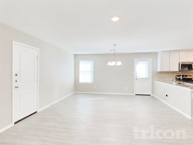 10246 Devon Wheel St, San Antonio, TX 78254 - photo 3