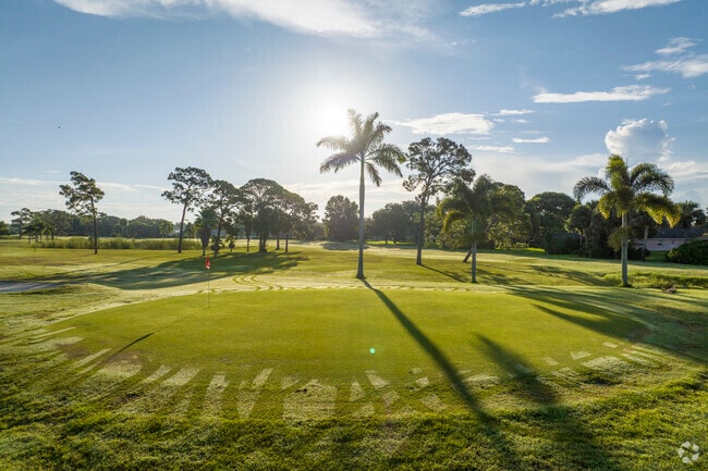 Lakewood Park Island Pines Golf Club is maintained daily and is a great place to unwind.