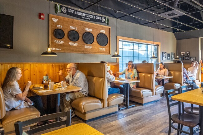 Parkwood locals love Spiro's Pizza and Pasta for its friendly service and hearty meals.