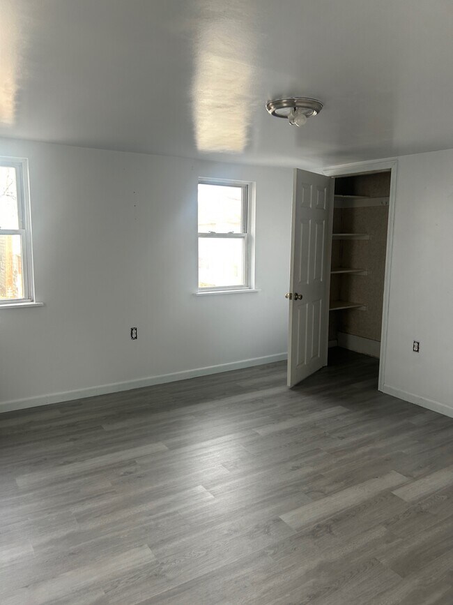 63 Miner St unit 63 miner, Hudson, PA 18705 - photo 6