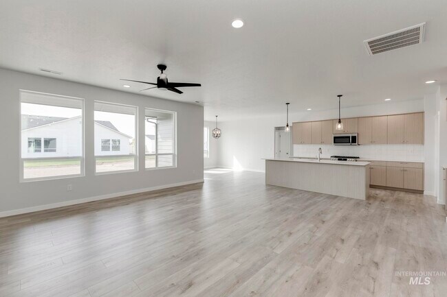 3876 E Jamestown Dr, Nampa, ID 83686 - photo 5