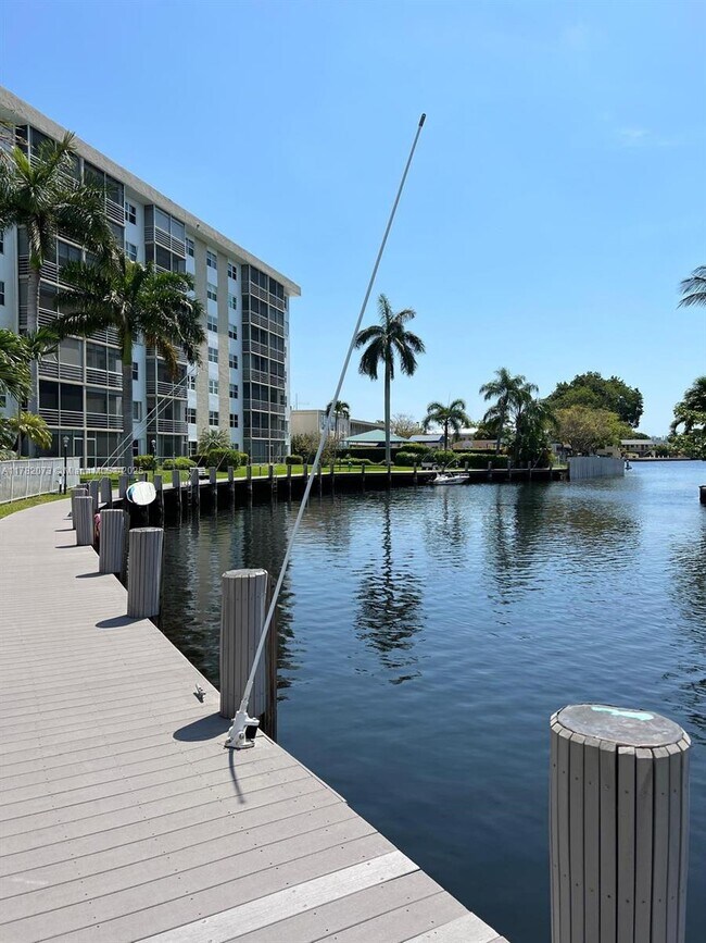 3020 NE 16th Ave Unit 103, Oakland Park, FL 33334