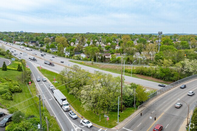 Oakley has access to I-71 taking people to and from the city with convenience.