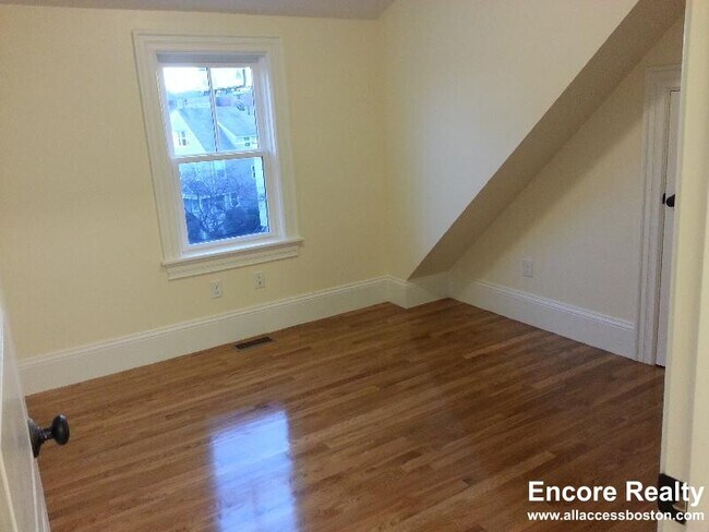 84 Linden St unit 8, Boston, MA 02134 - photo 7