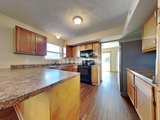 940 Fox Croft Place, Trenton, OH 45067 - photo 3