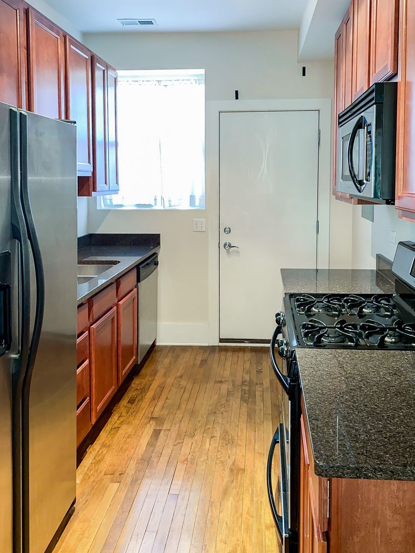 3455 N Wolcott Ave unit 3, Chicago, IL 60657 - photo 1