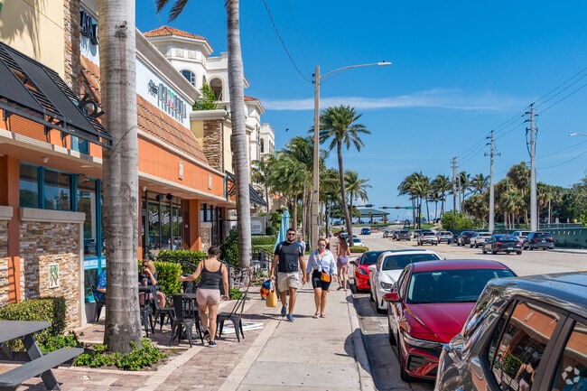 Boca Raton Riviera residents are a short walk from Palmetto Park Rd and its many shops and eateries.