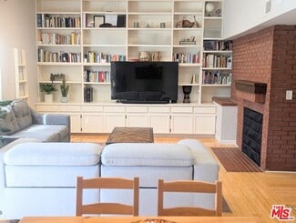 835 S Lucerne Blvd, Los Angeles, CA 90005
