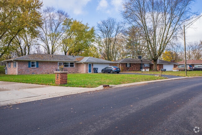 Traditional ranch-style homes are common throughout the Southeast Warren neighborhood.