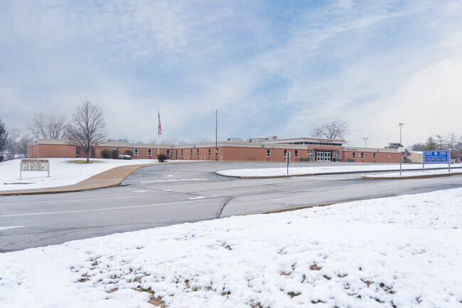 Hollenbeck Middle School serves students in grades 6-8.