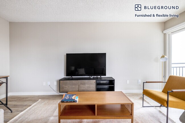 615 S Catalina Ave unit FL2-ID439, Redondo Beach, CA 90277 - photo 2